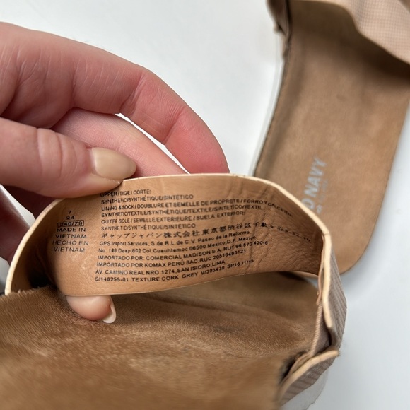 Old Navy Slides Sandals - Picture 4 of 5